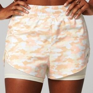 Fabletics Perforated Run 2" Short size Large